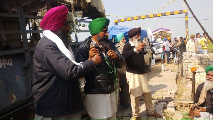 ਇਸ ਸਭ ਦੇ ਵਿੱਚ ਸਰਕਾਰ ਵੀ ਧਰਨਾ ਖੁੱਲ੍ਹਵਾਉਣ ਲਈ ਯਤਨਸ਼ੀਲ ਨਹੀਂ ਵਿਖਾਈ ਦੇ ਰਹੀ। ਬੀਤੀ ਰਾਤ ਕੋਈ ਵੀ ਅਧਿਕਾਰੀ ਕਿਸਾਨਾਂ ਦੀ ਗੱਲ ਸੁਣਨ ਲਈ ਨਹੀਂ ਬਹੁੜਿਆ। 