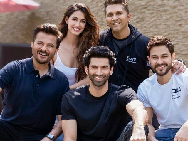 ਆਦਿੱਤਿਆ ਤੇ ਦਿਸ਼ਾ ਦੀ ‘ਮਲੰਗ’ ਜੋੜੀ ਬਣਾਉਣ ਲਈ ਤਿਆਰ ਹੋਏ ਸੂਰੀ Aditya Roy Kapur, Disha Patani, Anil Kapoor to star in Mohit Suri’s Malang, first picture out ਆਦਿੱਤਿਆ ਤੇ ਦਿਸ਼ਾ ਦੀ ‘ਮਲੰਗ’ ਜੋੜੀ ਬਣਾਉਣ ਲਈ ਤਿਆਰ ਹੋਏ ਸੂਰੀ