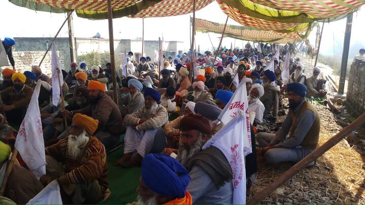 ਕਿਸਾਨਾਂ ਨੇ ਬੀਤੇ ਕੱਲ੍ਹ ਪ੍ਰਸ਼ਾਸ਼ਨ ਨਾਲ ਬੈਠਕ ਕੀਤੀ ਸੀ, ਪਰ ਉਹ ਬੇਸਿੱਟਾ ਰਹੀ।