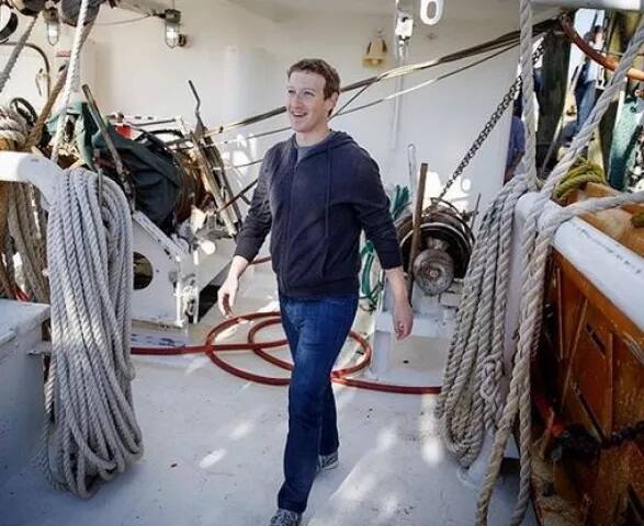 ਮਾਰਕ ਜ਼ੁਕਰਬਰਗ ਨੇ ਪਿਛਲੇ ਸਾਲ 9 ਬਿਲੀਅਨ ਡਾਲਰ ਦਾ ਨੁਕਸਾਨ ਕੀਤਾ ਤੇ ਉਹ ਪੰਜਵੇਂ ਤੋਂ 8ਵੇਂ ਸਥਾਨ ’ਤੇ ਖਿਸਕ ਗਏ।