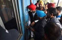 ਲਾਢੋਵਾਲ ਟੋਲ ਪਲਾਜ਼ਾ ਬੰਦ ਕਰਨ ਵਾਲੇ ਕਾਂਗਰਸੀਆਂ ਨੂੰ \'ਆਪ\' ਨੇ ਦਿੱਤੀ ਇਹ ਸਲਾਹ