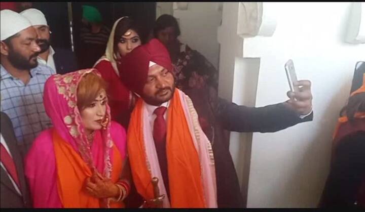 ਲੜਕੀ ਦੇ ਪਰਿਵਾਰ ਨੇ ਦੋਵਾਂ ਦੇਸ਼ਾਂ ਦੀਆਂ ਸਰਕਾਰਾਂ ਨੂੰ ਅਪੀਲ ਕੀਤੀ ਕਿ ਉਹ ਦੋਵਾਂ ਦੇ ਰਿਸ਼ਤੇ ਮਜ਼ਬੂਤ ਕਰਨ। ਲੜਾਈ ਨਾਲ ਕੁਝ ਨਹੀਂ ਮਿਲਣਾ। 
