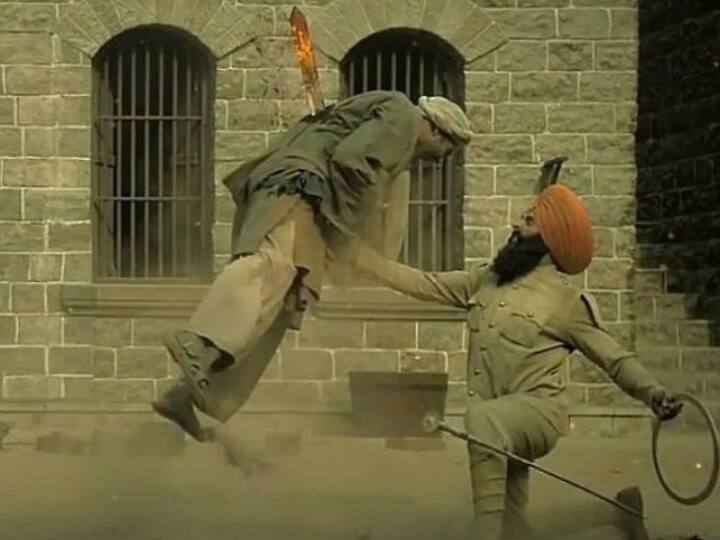 ਦਸ ਉਂਗਲੀ ਤੇਗ (Sharp Sword)- ਪੂਰੀ ਫਿਲਮ ਵਿੱਚ ਅਕਸ਼ੈ ਜ਼ਿਆਦਾਤਰ ਇਸੇ ਤਸਵਾਰ ਦਾ ਇਸਤੇਮਾਲ ਕਰੇਗਾ। ਸਿੱਖ ਯੋਧਾ ਇਸ ਨੂੰ ਅੱਗ ਵਿੱਚ ਗਰਮ ਕਰਕੇ ਦੁਸ਼ਮਣ ਨੂੰ ਭੇਦ ਦਿੰਦੇ ਸੀ। ਅਕਸ਼ੈ ਨੇ ਮਾਹਰਾਂ ਕੋਲੋਂ ਇਸ ਦੀ ਸਿਖਲਾਈ ਲਈ।