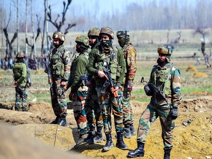 Pakistan moves over 2,000 troops close to LoC, Indian Army watching ਪਾਕਿਸਤਾਨ ਨੇ LoC 'ਤੇ ਤਾਇਨਾਤ ਕੀਤੇ 2000 ਜਵਾਨ 