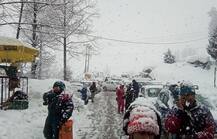 ਠੰਢ ਨੇ ਤੋੜਿਆ 25 ਸਾਲਾਂ ਦਾ ਰਿਕਾਰਡ, ਪਹਾੜਾਂ ’ਚ ਹਾਲੇ ਵੀ ਬਰਫ਼ਬਾਰੀ