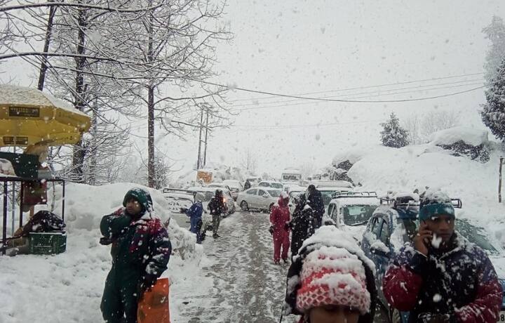 ਮਾਰਚ ਮਹੀਨਾ ਵੀ ਅੱਧਾ ਨਿਕਲਣ ’ਤੇ ਆ ਗਿਆ ਪਰ ਬਰਫ਼ਬਾਰੀ ਤੇ ਠੰਢ ਜਾਣ ਦਾ ਨਾਂ ਨਹੀਂ ਲੈ ਰਹੀ।