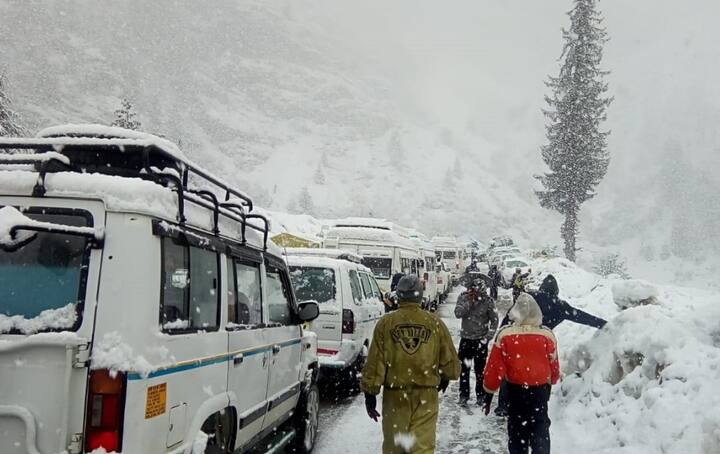 ਇਸ ਕਰਕੇ ਪਹਾੜਾਂ ਵਿੱਚ ਠੰਢ ਵਧ ਸਕਦੀ ਹੈ। ਇਸ ਦਾ ਅਸਰ ਮੈਦਾਨੀ ਇਲਾਕਿਆਂ ਵਿੱਚ ਵੀ ਨਜ਼ਰ ਆਏਗਾ। ਜ਼ਿਆਦਾ ਉਚਾਈ ਵਾਲੇ ਇਲਾਕਿਆਂ ਵਿੱਚ 11 ਤੋਂ 15 ਮਾਰਚ ਤਕ ਬਾਰਸ਼ ਤੇ ਬਰਫ਼ ਦੀ ਚੇਤਾਵਨੀ ਦਿੱਤੀ ਗਈ ਹੈ।