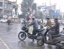 ਅੰਮ੍ਰਿਤਸਰ ’ਚ ਬੇਮੌਸਮੀ ਬਾਰਸ਼ ਨੇ ਕੱਢੇ ਵੱਟ, ਵੇਖੋ ਤਸਵੀਰਾਂ