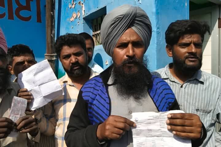 ਅੱਜ ਉਨ੍ਹਾਂ ਨੂੰ ਇਸ ਬਾਰੇ ਪਤਾ ਲੱਗਾ ਕਿ ਨਗਰ ਪੰਚਾਇਤ ਹੰਡਿਆਇਆ ਵੀ 5 ਮਰਲੇ ਤਕ ਦੇ ਘਰਾਂ ਦੇ ਸੀਵਰੇਜ ਦੇ ਪਾਣੀ ਦੇ ਬਿੱਲ ਲੈ ਰਹੀ ਹੈ। 