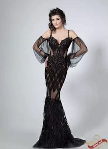 ਦੁਲਹਨ ਦੀ ਡ੍ਰੈੱਸ ਦੇਖ ਲੋਕਾਂ ਦੇ ਮੂੰਹ ਖੁੱਲ੍ਹੇ ਹੀ ਰਹਿ ਗਏ