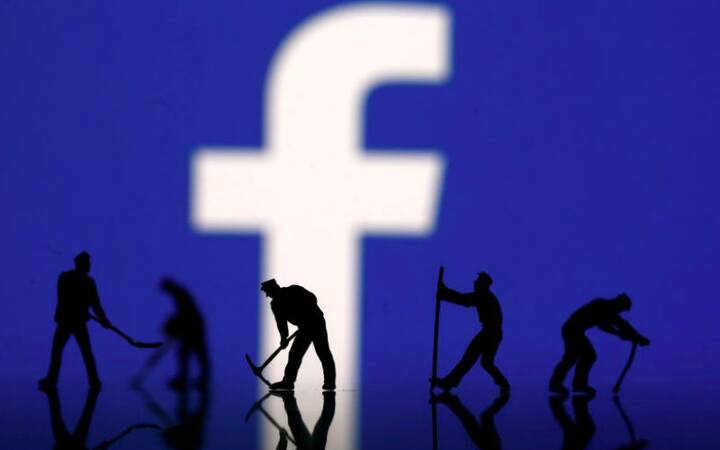 ਫੇਸਬੁੱਕ ਦਾ ਕਹਿਣਾ ਹੈ ਕਿ ਇਸ ਤਰ੍ਹਾਂ ਦੇ ਪੋਸਟ ਤੋਂ ਪੀੜਤ ਲੋਕਾਂ ਲਈ ਸਭ ਤੋਂ ਪਹਿਲਾਂ ਜ਼ਰੂਰੀ ਹੈ ਕਿ ਕੰਟੈਂਟ ਮੋਡਰੇਟਰ ਤੋਂ ਰੀਵਿਊ ਕਰਨ ਤੋਂ ਪਹਿਲਾਂ ਹੀ ਇਨ੍ਹਾਂ ਪਲੇਟਫਾਰਮ ਤੋਂ ਹਟਾਇਆ ਜਾ ਸਕੇ। 