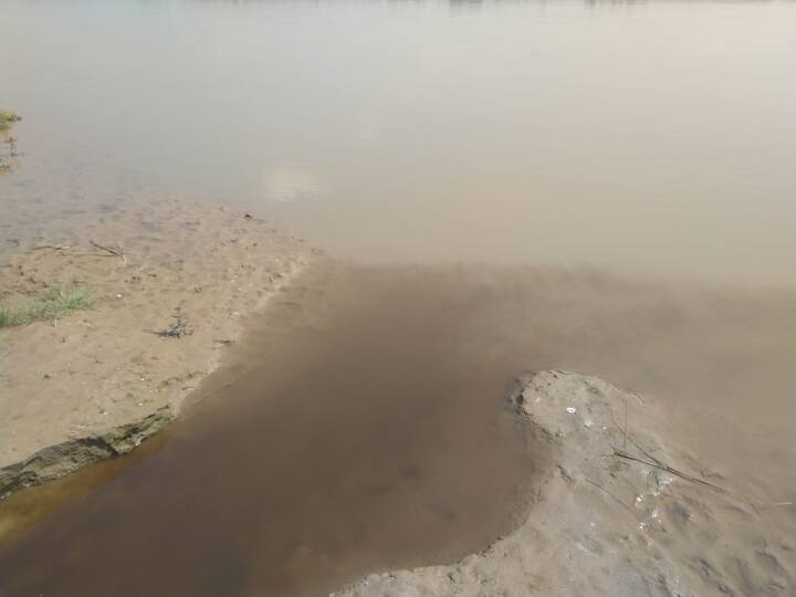  ਪੰਜਾਬ ਦੇ ਦਰਿਆਵਾਂ ਦਾ ਪਾਣੀ ਪ੍ਰਦੂਸ਼ਿਤ ਹੁੰਦਾ ਜਾ ਰਿਹਾ ਹੈ। ਸਰਕਾਰ ਨੂੰ ਘੇਰਨ ਲਈ ਵੀ ਵਿਰੋਧੀ ਪਾਰਟੀਆਂ ਅਕਸਰ ਪੰਜਾਬ ਦੇ ਪਾਣੀਆਂ ਦਾ ਮੁੱਦਾ ਵੀ ਉਠਾਉਂਦੀਆਂ ਹਨ।