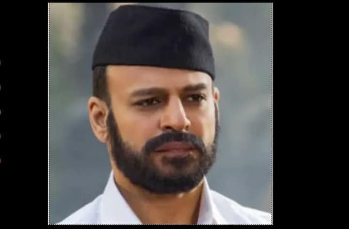 ਇਨ੍ਹਾਂ ਰੂਪਾਂ ਨੂੰ ਟ੍ਰੇਡ ਐਨਾਲਿਸਟ ਤਰਨ ਆਦਰਸ਼ ਨੇ ਟਵੀਟ ਕਰਕੇ ਸ਼ੇਅਰ ਕੀਤਾ ਹੈ। ਇਨ੍ਹਾਂ ‘ਚ ਪੀਐਮ ਮੋਦੀ ਜਵਾਨ ਹੋਣ ਤੋਂ ਲੈ ਕੇ ਹੁਣ ਤਕ ਦੇ ਅੰਦਾਜ਼ ‘ਚ ਨਜ਼ਰ ਆ ਰਹੇ ਹਨ।