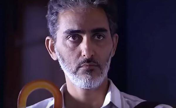 ਆਪਣੇ ਇੱਕ ਇੰਟਰਵਿਊ ਵਿੱਚ ਉਨ੍ਹਾਂ ਫ਼ਿਲਮਾਂ ‘ਚ ਆਉਣ ਦੀ ਕਹਾਣੀ ਦੱਸਦੇ ਹੋਏ ਕਿਹਾ, “ਜਦੋਂ ਸੰਘਰਸ਼ ਕਰ ਰਿਹਾ ਸੀ ਤਾਂ ਅਨੁਰਾਗ ਨੇ ਆਪਣੀ ਫ਼ਿਲਮ ‘ਪੰਜ’ ‘ਚ ਲਿਆ ਪਰ ਫ਼ਿਲਮ ਰਿਲੀਜ਼ ਨਹੀਂ ਹੋਈ।
