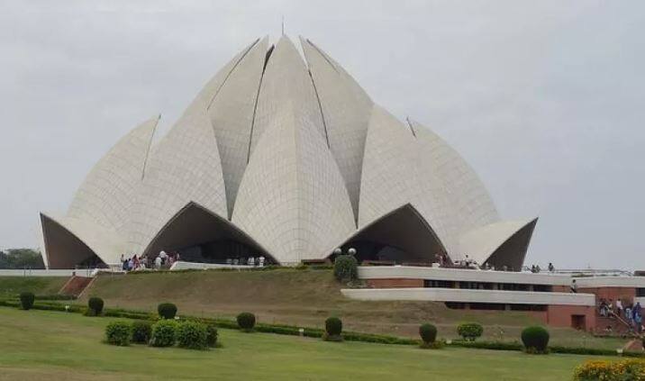 ਦੁਨੀਆ ਦੇ ਸਭ ਤੋਂ ਸਸਤੇ ਸ਼ਹਿਰਾਂ ‘ਚ ਕਰਾਕਸ, ਦਮਿਸ਼ਕ, ਤਾਸ਼ਕੰਦ, ਅਲਮਾਟੀ, ਕਰਾਚੀ, ਲਾਗੋਸ, ਬਿਊਨਸ ਆਈਰਸ ਤੇ ਭਾਰਤ ਦੇ ਬੰਗਲੁਰੂ, ਚੇਨਈ ਤੇ ਦਿੱਲੀ ਸ਼ਾਮਲ ਹਨ।