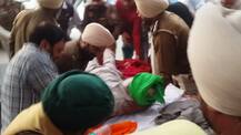 ਪੁਲਿਸ ਨੇ ਮਰਨ ਵਰਤ \'ਤੇ ਬੈਠੇ ਬਿਰਧ ਕਿਸਾਨ ਨੂੰ ਜ਼ਬਰੀ ਚੁੱਕਿਆ