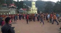 ਸ਼ਿਮਲਾ ਹੋਲੀ ਖੇਡਦੇ ਨੌਜਵਾਨ ਭਿੜੇ, ਬਚਾਅ ਕਰਨ ਆਏ ਪੁਲਿਸ ਵਾਲੇ ਗਏ ਰਗੜੇ