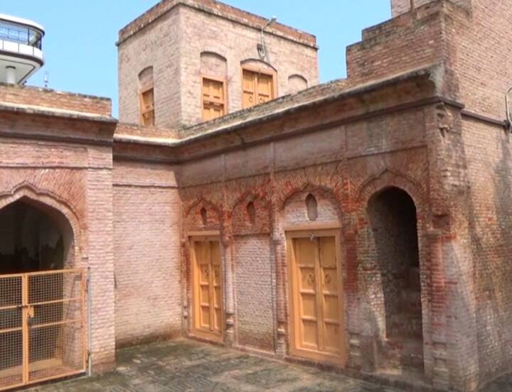 ਦੱਸ ਦੇਈਏ ਕਿ ਇਸ ਵਾਰ ਸ਼ਹੀਦ ਭਗਤ ਸਿੰਘ ਦੇ ਸ਼ਹੀਦੀ ਦਿਹਾੜੇ ਮੌਕੇ ਚੋਣ ਜ਼ਾਬਤਾ ਲਾਗੂ ਹੋਣ ਕਰਕੇ ਸਰਕਾਰ ਵੱਲੋਂ 23 ਮਾਰਚ ਨੂੰ ਖਟਕੜ ਕਲਾਂ ਵਿੱਚ ਕੋਈ ਵਿਸ਼ੇਸ਼ ਸਮਾਗਮ ਨਹੀਂ ਰੱਖਿਆ ਗਿਆ।