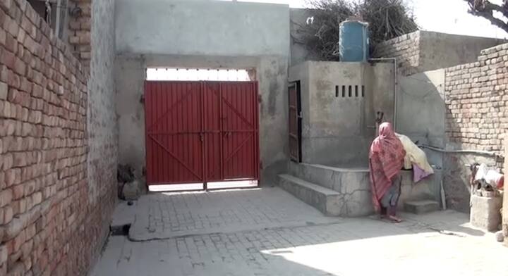 ਭਗਤ ਸਿੰਘ ਦਾ ਜਨਮ 1907 ਨੂੰ ਪਿੰਡ ਬੰਗਾ, ਤਹਿਸੀਲ ਜੜ੍ਹਾਂਵਾਲਾ, ਜ਼ਿਲ੍ਹਾ ਫੈਸਲਾਬਾਦ, ਪਾਕਿਸਤਾਨ ਵਿੱਚ ਹੋਇਆ ਸੀ।