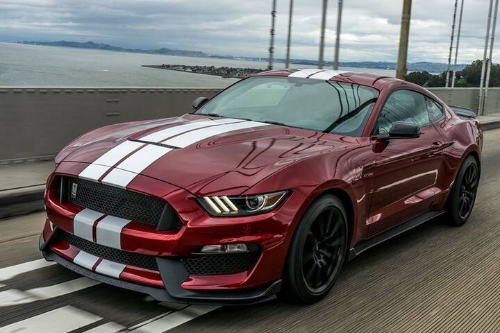 ਇਸ ਕਾਰ ਨੂੰ ਹੈਂਡਕ੍ਰਾਫਟਿਡ ਸੁਪਰਚਾਰਜਿਡ 5.2 ਲੀਡਰ V8 ਇੰਜਣ ਨਾਲ ਲੈਸ ਕੀਤਾ ਗਿਆ ਹੈ ਜੋ 700 ਹਾਰਸ ਪਾਵਰ ਜਨਰੇਟ ਕਰੇਗਾ।