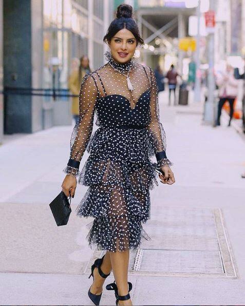 ਨਿੱਕ ਜੋਨਸ ਅਤੇ ਪੀਸੀ ਦਾ ਵਿਆਹ ਪਿਛਲੇ ਸਾਲ ਦਸੰਬਰ ‘ਚ ਹੋਇਆ ਹੈ। ਵਿਆਹ ਤੋਂ ਚਾਰ ਮਹਿਨੇ ਬਾਅਦ ਹੀ ਦੇਸੀ ਗਰਲ ਨੇ ਆਪਣੀ ਸੈਕਸ ਲਾਈਫ ਬਾਰੇ ਖੁਲਾਸਾ ਕਰ ਦਿੱਤਾ ਹੈ।