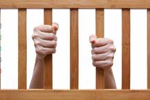 ਪਤਨੀ ਨੂੰ ਜੰਜ਼ੀਰਾਂ ‘ਚ ਬੰਨ੍ਹ ਕੁੱਟਦਾ ਪਤੀ, ਹੈਰਾਨੀਜਨਕ ਤਰਕ, ਜਾਣੋ ਪੂਰਾ ਮਾਮਲਾ