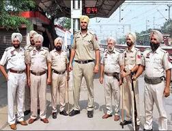 ਸਾਢੇ 7 ਫੁੱਟ ਲੰਬਾਈ ਨੇ ਸੁੱਕਣੇ ਪਾਇਆ ਪੰਜਾਬ ਪੁਲਿਸ ਦਾ ਜਵਾਨ