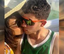 ਪਤੀ ਤੇ ਫੈਮਿਲੀ ਨਾਲ ਇੰਜੂਆਏ ਕਰ ਰਹੀ ਪ੍ਰਿਅੰਕਾ, ਵੇਖੋ ਕੁਝ ਖੂਬਸੂਰਤ ਤਸਵੀਰਾਂ