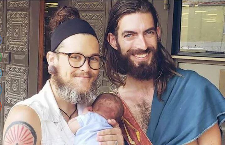 ਵਾਇਲੀ ਨੇ ਪਿਛਲੇ ਸਾਲ ਇੱਕ ਮੁੰਡੇ ਨੂੰ ਜਨਮ ਦਿੱਤਾ। ਬੱਚੇ ਦੇ ਪੈਦਾ ਹੋਣ ਤੋਂ ਬਾਅਦ ਉਨ੍ਹਾਂ ਦਾ ਕਹਿਣਾ ਸੀ ਕਿ ਗਰਭਵਤੀ ਤੋਂ ਡਿਲੀਵਰੀ ਤਕ ਦਾ ਸਮਾਂ ਬੇਹੱਦ ਮੁਸ਼ਕਲ ਸੀ ਪਰ ਉਹ ਬੇਹੱਦ ਖੁਸ਼ ਹਨ।