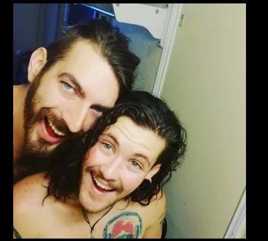 ਵਾਇਲੀ ਦਾ ਕਹਿਣਾ ਹੈ ਕਿ ਜਦੋਂ ਮੈਂ ਸੜਕ ਤੋਂ ਲੰਘਦਾ ਸੀ ਤਾਂ ਲੋਕ ਮੈਨੂੰ ਬਹੁਤ ਕੁਝ ਸੁਣਾਉਂਦੇ ਸੀ। ਹੁਣ ਮੈਂ ਸਟੀਫਨ ਤੇ ਬੱਚੇ ਨਾਲ ਕਾਫੀ ਖੁਸ਼ ਹਾਂ।