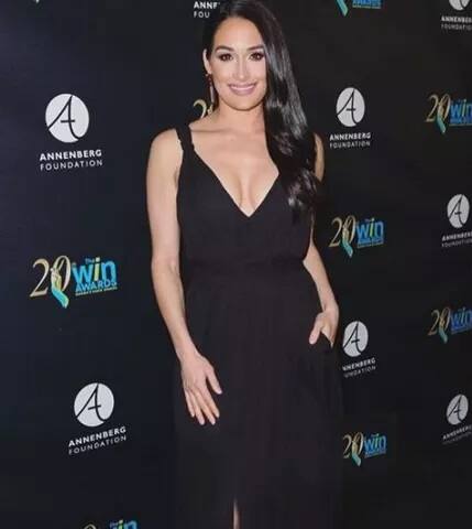 ਉਸ ਨੇ ਕਿਹਾ ਕਿ ਉਹ ਖ਼ੁਦ ਨੂੰ ਹੋਰ ਦਿਸ਼ਾ ਵਿੱਚ ਲੈ ਕੇ ਜਾਣ ਲਈ ਤਿਆਰ ਹੈ। ਬੈਲਾ ਨੇ 2007 ਵਿੱਚ WWE ਦੀ ਸ਼ੁਰੂਆਤ ਕੀਤੀ ਸੀ।