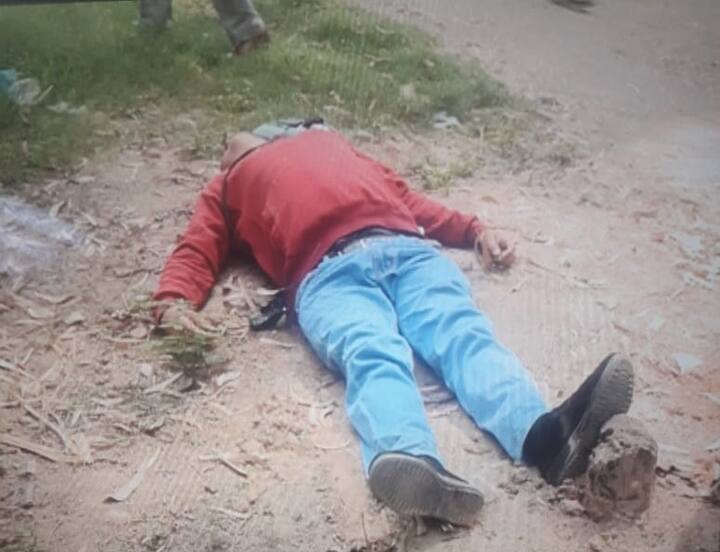 ਹਮਲਾਵਰ ਬਲਵਿੰਦਰ ਸਿੰਘ ਮੈਡੀਕਲ ਸਟੋਰ ਚਲਾਉਂਦਾ ਸੀ ਤੇ ਮੋਰਿੰਡਾ ਦਾ ਰਹਿਣ ਵਾਲਾ ਹੈ। ਉਹ ਆਪਣੇ ਸਟੋਰ ਦਾ ਲਾਇਸੈਂਸ ਰੱਦ ਹੋਣ ਤੋਂ ਨਿਰਾਸ਼ ਸੀ।