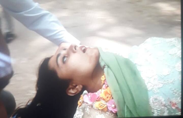 ਹਾਸਲ ਜਾਣਕਾਰੀ ਅਨੁਸਾਰ ਸ਼ੁੱਕਰਵਾਰ ਸਵੇਰੇ ਲਗਪਗ 11:30 ਵਜੇ ਹਮਲਾਵਰ ਲੈਬਾਰਟਰੀ ਦੀ ਪਹਿਲੀ ਮੰਜ਼ਲ 'ਤੇ ਸਥਿਤ ਨੇਹਾ ਦੇ ਦਫ਼ਤਰ ਅੰਦਰ ਦਾਖਲ ਹੋਇਆ ਤੇ ਛਾਤੀ ਵਿੱਚ ਪਿਸਤੌਲ ਨਾਲ ਤਿੰਨ-ਚਾਰ ਗੋਲੀਆਂ ਮਾਰ ਦਿੱਤੀਆਂ। ਇਸ ਪਿੱਛੋਂ ਹਮਲਾਵਰ ਲੈਬ ਵਿੱਚੋਂ ਬਾਹਰ ਦੌੜ ਗਿਆ। 