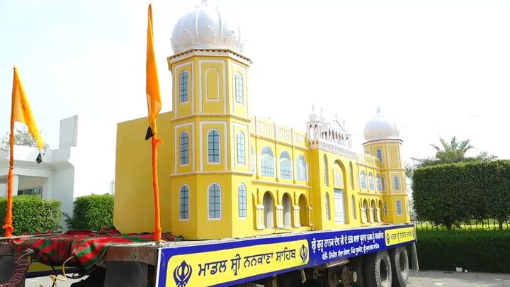 ਮਾਡਲ ਤੇ ਸਟੈਚੂ ਤਿਆਰ ਕਰਨ ਦਾ ਮਾਹਿਰ ਇਕਬਾਲ ਸਿੰਘ ਵਿਦੇਸ਼ਾਂ ਵਿੱਚ ਵੀ ਫੇਰੀ ਲਾ ਚੁੱਕੇ ਹਨ। 