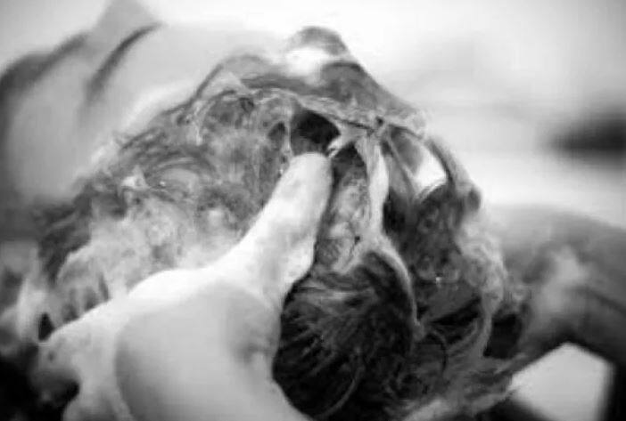 ਕੀਟਨਾਸ਼ਕ ਦਾ ਇਸਤੇਮਲਾ ਕਰਨ ਤੋਂ ਬਾਅਦ ਇਸ ਵਿਅਕਤੀ ਨੂੰ ਕਾਂਬਾ ਛਿੜ ਗਿਆ ਤੇ ਪਸੀਨਾ ਆਉਣ ਲੱਗਿਆ। ਡਾਕਟਰ ਕੋਲ ਜਾਣ ਤੋਂ ਪਹਿਲਾਂ ਇਸ ਆਦਮੀ ਨੇ ਘਰੇਲੂ ਨੁਸਖਿਆਂ ਦਾ ਇਸਤੇਮਾਲ ਕੀਤਾ। ਅਸਰ ਘੱਟ ਨਾ ਹੁੰਦਾ ਦੇਖ ਉਹ ਡਾਕਟਰ ਕੋਲ ਗਿਆ।