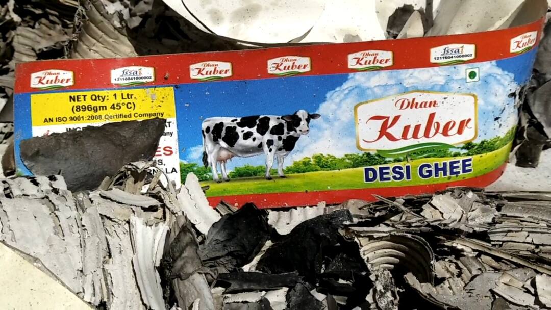 ਬਰਨਾਲਾ 'ਚ ਨਕਲੀ ਦੇਸੀ ਘਿਓ ਦੀ ਫੈਕਟਰੀ, 1200 ਕਿਲੋ ਦੇਸੀ ਘਿਓ ਜ਼ਬਤ barnala police seized 1200 kg fake desi ghee ਬਰਨਾਲਾ 'ਚ ਨਕਲੀ ਦੇਸੀ ਘਿਓ ਦੀ ਫੈਕਟਰੀ, 1200 ਕਿਲੋ ਦੇਸੀ ਘਿਓ ਜ਼ਬਤ