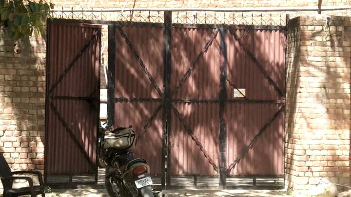 ਫਿਲਹਾਲ ਫੈਕਟਰੀ ਨੂੰ ਸੀਲ ਕੀਤਾ ਗਿਆ ਹੈ।