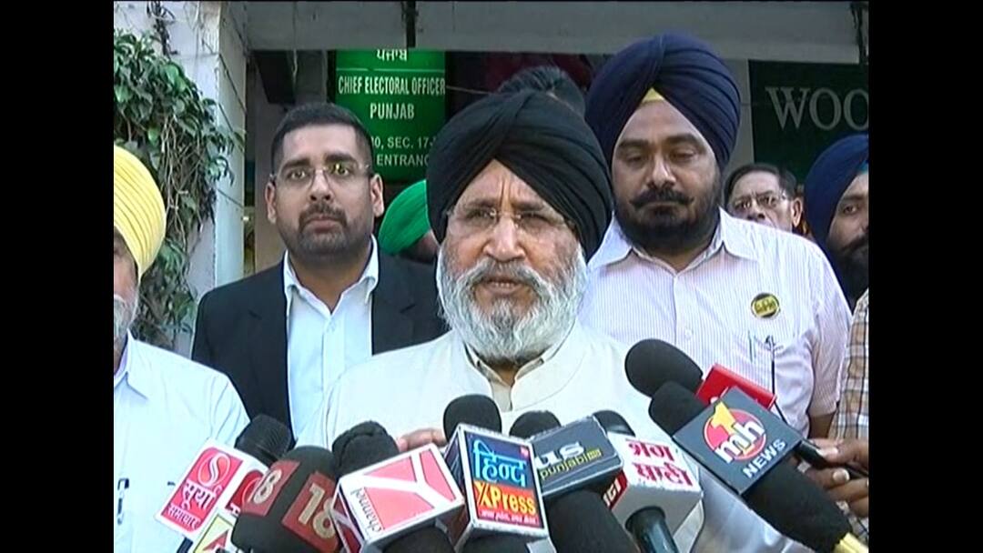 father anthony hawala money case akali dal delegation meets election commission ਖੰਨਾ ਪੁਲਿਸ ਤੇ ਪਾਦਰੀ ਹਵਾਲਾ ਮਾਮਲੇ ਸਬੰਧੀ ਅਕਾਲੀ ਦਲ ਨੇ ਚੋਣ ਕਮਿਸ਼ਨ ਨਾਲ ਕੀਤੀ ਮੁਲਾਕਾਤ, IG ਕ੍ਰਾਈਮ ਨੂੰ ਸੌਪੀ ਜਾਂਚ