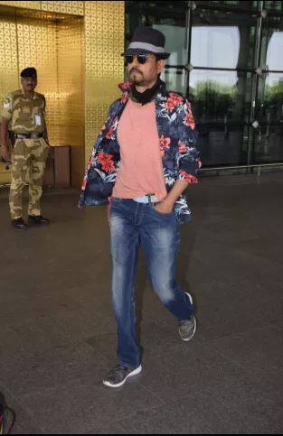 ਵਰਕ ਫਰੰਟ ਦੀ ਗੱਲ ਕਰੀਏ ਤਾਂ ਉਨ੍ਹਾਂ ਦੀ ਫ਼ਿਲਮ ‘ਹਿੰਦੀ ਮੀਡੀਅਮ’ ਦੇ ਸੀਕੂਅਲ ਦੀ ਸ਼ੂਟਿੰਗ ਸ਼ੁਰੂ ਹੋ ਗਈ ਹੈ। ਇਸ ‘ਚ ਕਰੀਨਾ ਕਪੂਰ ਪੁਲਿਸ ਵਾਲੇ ਦਾ ਰੋਲ ਕਰਦੀ ਨਜ਼ਰ ਆਵੇਗੀ।