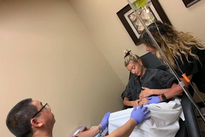 ਸੋਸ਼ਲ ਮੀਡੀਆ ਯੂਜ਼ਰਸ ਨੇ ਇਸ ਗੱਲ ਨੂੰ ਵੀ ਉਜਾਗਰ ਕੀਤਾ ਕਿ ਝੂਠੀ ਪ੍ਰੈਗਨੈਂਸੀ ਪੋਸਟ ਨਾਲ ਅਪਰੈਲ ਫੂਲ ਡੇਅ ਮਨਾਉਣਾ ਬੰਦ ਕੀਤਾ ਜਾਵੇ।