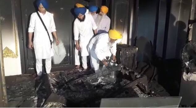 ਧਾਰਮਿਕ ਜੱਥੇਬੰਦੀਆਂ ਦੇ ਨੁਮਾਇੰਦੇ ਤੇ ਪੁਲਿਸ ਮੌਕੇ 'ਤੇ ਪਹੁੰਚੀ ਚੁੱਕੀ ਹੈ। 