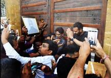 ਫੈਨਸ ਨਾਲ ਸਿੰਘਮ ਨੇ ਮਨਾਇਆ ਜਨਮ ਦਿਨ, ਵੇਖੋ ਤਸਵੀਰਾਂ