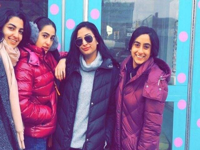 ਇਨ੍ਹੀਂ ਦਿਨੀਂ ਸਾਰਾ ਅਲੀ ਖ਼ਾਨ ਆਪਣੇ ਕੰਮ ਤੋਂ ਬ੍ਰੇਕ 'ਤੇ ਹੈ। ਉਸ ਦੀਆਂ ਕੁਝ ਤਸਵੀਰਾਂ ਸੋਸ਼ਲ ਮੀਡੀਆ 'ਤੇ ਵਾਇਰਲ ਹੋ ਰਹੀਆਂ ਹਨ। ਇਨ੍ਹਾਂ 'ਚ ਉਹ ਨਿਊਯਾਰਕ ਦੀ ਗਲੀਆਂ 'ਚ ਧੁੱਪ ਦਾ ਮਜ਼ਾ ਲੈ ਰਹੀ ਹੈ।