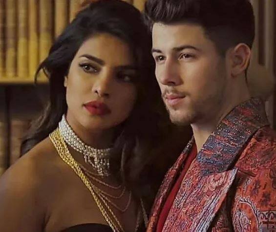 ਨਿੱਕ ਜੋਨਸ ਤੇ ਪ੍ਰਿਅੰਕਾ ਚੋਪੜਾ ਪਹਿਲੀ ਵਾਰ ਨਿਊਯਾਰਕ ‘ਚ ਮੇਟ ਗਾਲਾ 2017 ‘ਚ ਮਿਲੇ ਸੀ। ਜਿੱਥੇ ਉਹ ਰੈੱਡ ਕਾਰਪਟ ‘ਤੇ ਇਕੱਠੇ ਨਜ਼ਰ ਆਏ ਸੀ। ਇਸ ਤੋਂ ਬਾਅਦ ਦੋਵਾਂ ਨੇ ਪਿਛਲੇ ਸਾਲ ਦਸੰਬਰ ‘ਚ ਵਿਆਹ ਕੀਤਾ।