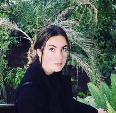 ਫੇਸਬੁੱਕ ‘ਤੇ ਇੱਕ ਤਸਵੀਰ ‘ਚ ਔਰਤ ਨੂੰ ਸਾਬਕਾ ਪਤੀ ਦੇ ਦੂਜੇ ਵਿਆਹ ਕਰਨ ਦੀ ਜਾਣਕਾਰੀ ਹਾਸਲ ਹੋਈ।