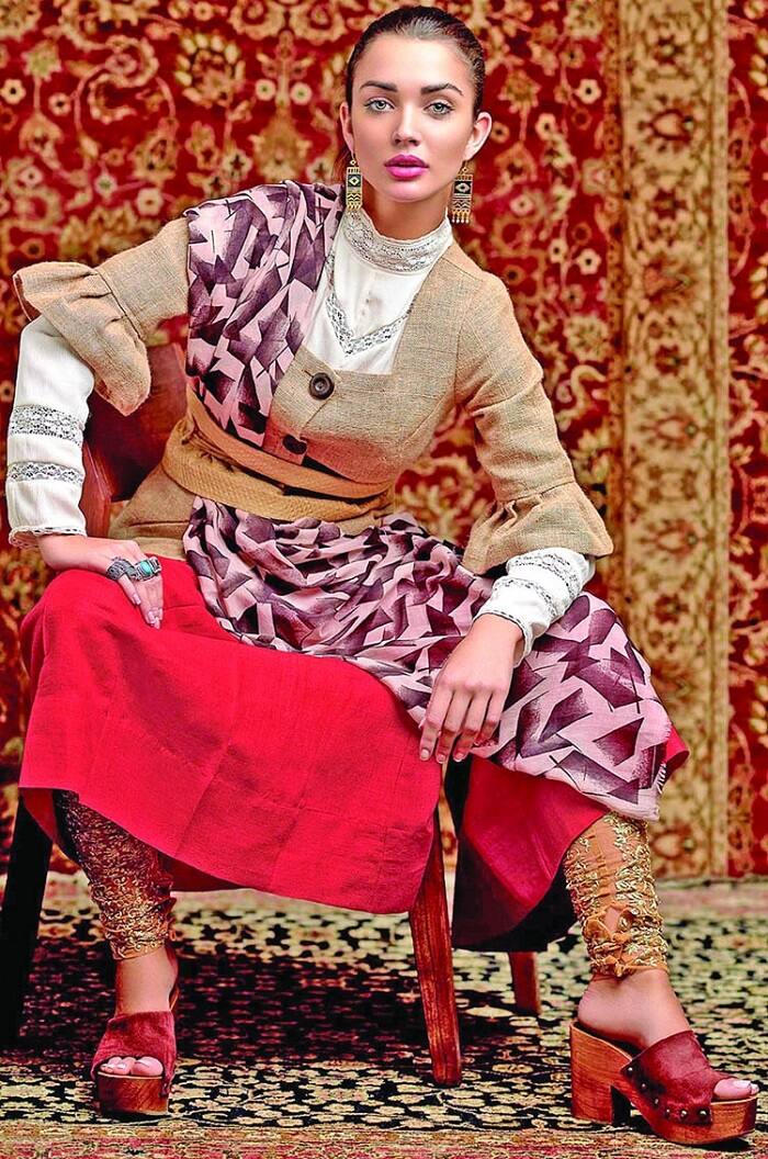 ਰਿਪੋਰਟਸ ਮੁਤਾਬਕ ਐਮੀ ਤੇ ਜੌਰਜ ਦੀ ਮੁਲਾਕਾਤ 2015 ‘ਚ ਲੰਦਨ ‘ਚ ਹੋਈ ਸੀ ਉਦੋਂ ਤੋਂ ਦੋਵੇਂ ਇੱਕ ਦੂਜੇ ਨੂੰ ਡੇਟ ਕਰ ਰਹੇ ਹਨ।