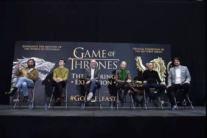 ਹਾਲ ਹੀ ‘ਚ ‘ਗੇਮ ਆਫ਼ ਥ੍ਰੋਨ’ ਦੀ ਐਗਜ਼ੀਬੀਸ਼ਨ ਦੀ ਲੌਂਚਿੰਗ ਦੌਰਾਨ ਇਸ ਸੀਰੀਜ਼ ਦੇ ਸਟਾਰ ਕਾਸਟ ਪ੍ਰੈੱਸ ਕਾਨਫਰੰਸ ‘ਚ ਵੀ ਨਜ਼ਰ ਆਈ।