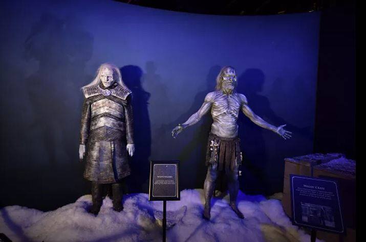 ਇਸ ‘ਚ ਟੀਵੀ ਸੀਰੀਜ਼ ਦੇ ਸਭ ਸੱਤ ਸੀਰੀਜ਼ ਦੇ ਕਾਸਟਿਊਮ, ਔਥੈਂਟਿਕ ਪ੍ਰੌਪਸ ਤੇ ਰਾਜਸੀ ਸੈਟਿੰਗਸ ਨੂੰ ਡਿਸਪਲੇ ਕੀਤਾ ਗਿਆ ਹੈ।