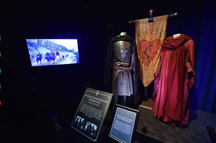 ਇਸ ਐਗਜ਼ੀਬੀਸ਼ਨ ‘ਚ ਗੈਸਟ ਨੂੰ ਇਨਵਾਈਟ ਕੀਤਾ ਗਿਆ ਕਿ ਉਹ ਆਇਰਨ ਥ੍ਰੋਨਸ ਨਾਲ ਬੈਠਕੇ ਪੋਜ਼ ਦੇ ਸਕਣ।