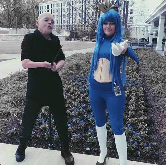 ਜੌਨੀ ਨੇ ਇੰਸਟਾਗ੍ਰਾਮ ‘ਤੇ 196 ਤਸਵੀਰਾਂ ਪੋਸਟ ਕੀਤੀਆਂ ਹੋਇਆਂ ਹਨ ਜੋ ਉਸ ਦੇ ਬਚਪਨ ਤੋਂ ਲੈ ਕੇ ਹੁਣ ਤਕ ਦੀਆਂ ਹਨ।